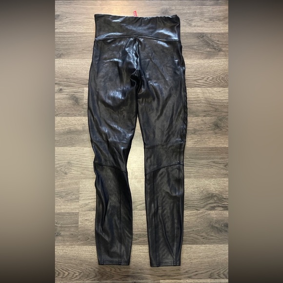 SPANX faux leather leggings - Picture 4 of 4